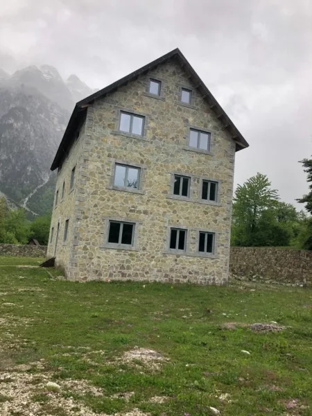 Shkoder, shitet Vile 3+1 Kati 3, 480 m² 600.000 € (Theth)