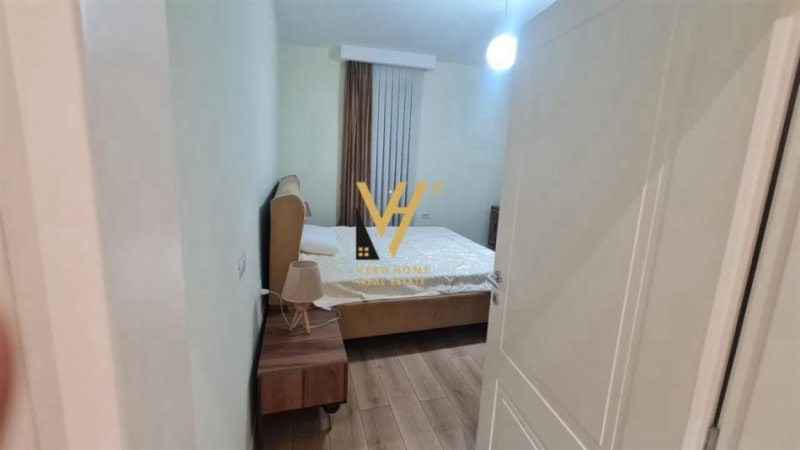 Tirane, jepet me qera apartament 2+1+Ballkon Kati 4, 100 m² 800 € (MEDRESEJA)