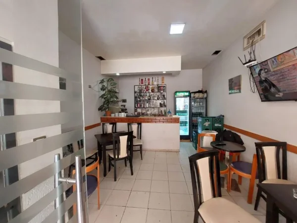 Tirane, jepet me qera ambjent biznesi Kati 0, 50 m² 500 € (RRUGA E ELBASANIT)