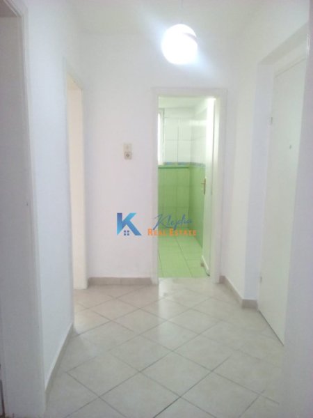 Tirane, jap me qera zyre Kati 2, 70 m² 65.000 Leke (Bulevardi Gjergj Fishta)