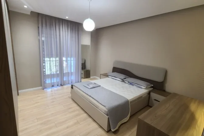 Tirane, jepet me qera apartament 2+1 Kati 7, 100 m² 800 € (Rruga Myslym Shyri)
