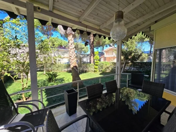 Durres, shitet apartament 2+1+Aneks+Ballkon Kati 0, 263 m² 280.000 € (Kompleksi Lura1 , Gjiri i Lalzit)