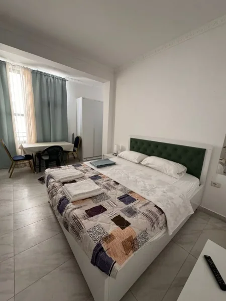 Durres, jepet me qera bar-resorant Kati 4, 540 m² 40.000 € (Golem)