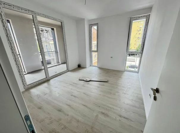 Tirane, jepet me qera apartament 2+1+Aneks+Ballkon Kati 3, 138 m² 700 € (Ish Fusha e Aviacionit)