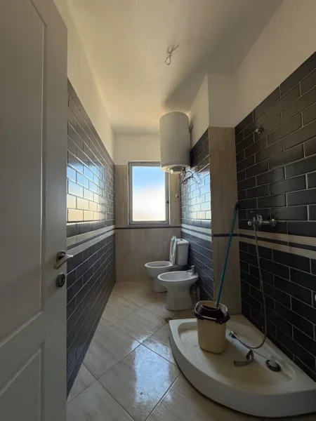 Durres, shitet apartament 2+1+Ballkon Kati 6, 150 m² 100.000 € (Golem)