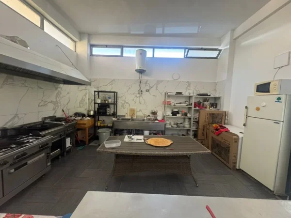 Durres, shitet bar-resorant Kati 0, 200 m² 150.000 € (Golem)