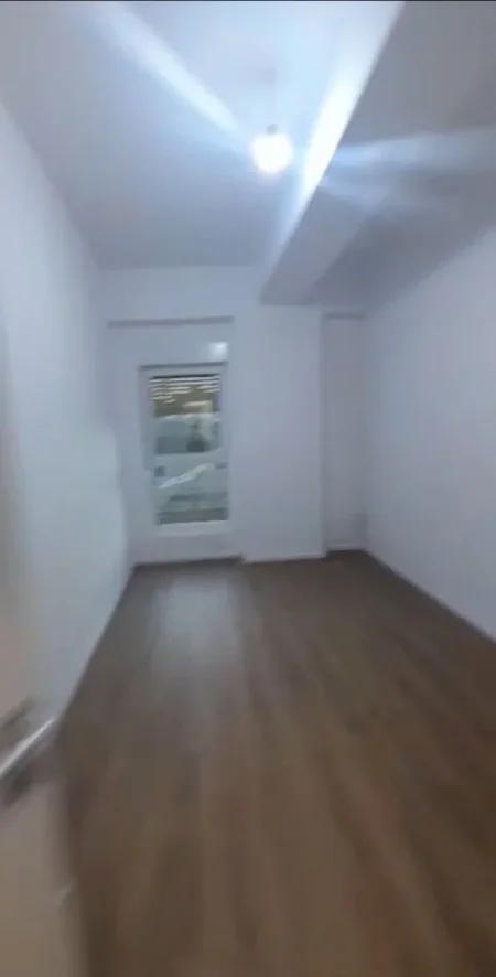 Tirane, shes apartament 2+1+Ballkon Kati 0, 89 m² 140.000 € (ali demi)