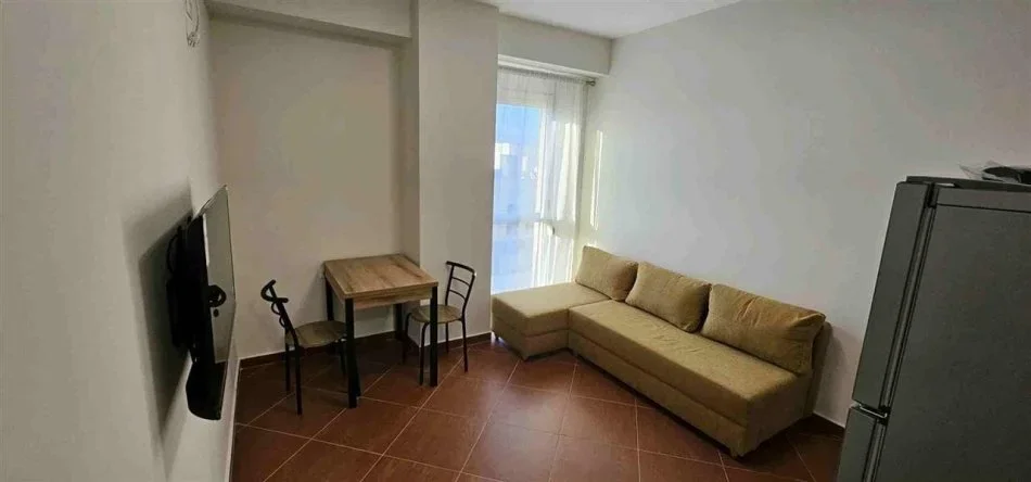 Tirane, jepet me qera apartament 1+1+Aneks+Ballkon Kati 8, 55 m² 520 € (Ish-Stacioni i Trenit)