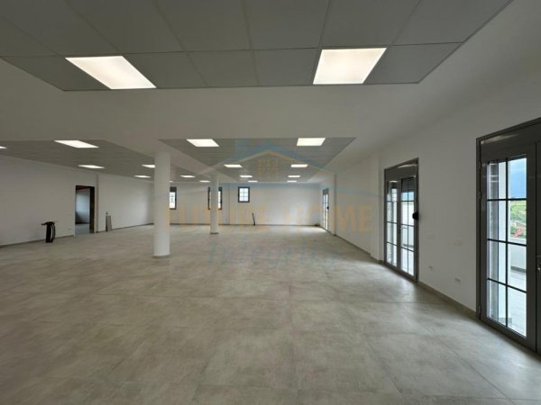 Tirane, jepet me qera vetem 1 dhome Kati 2, 354 m² 1.500 € 