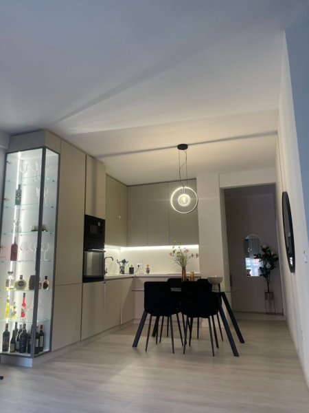 Tirane, jepet me qera apartament 2+1 Kati 5, 90 m² 800 € (kodra e diellit)