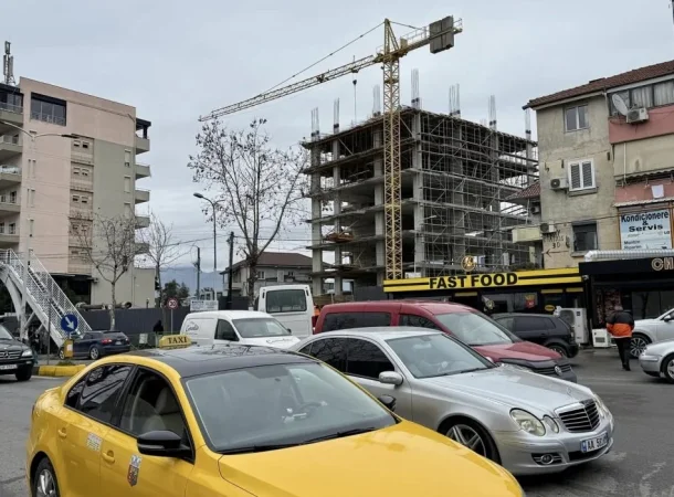 Tirane, shitet apartament 1+1 Kati 2, 80 m² 88.000 € (Institut, Kamez)