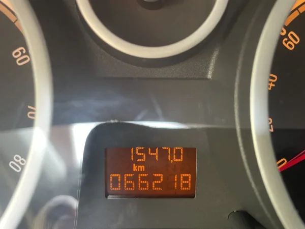 Tirane, shes makine Opel Benzin, gri metalizato manuale Kondicioner 66.500 km 4.200 €