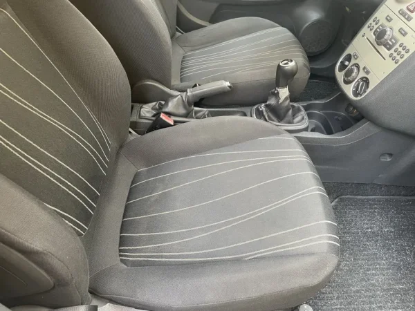 Tirane, shes makine Opel Benzin, gri metalizato manuale Kondicioner 66.500 km 4.200 €