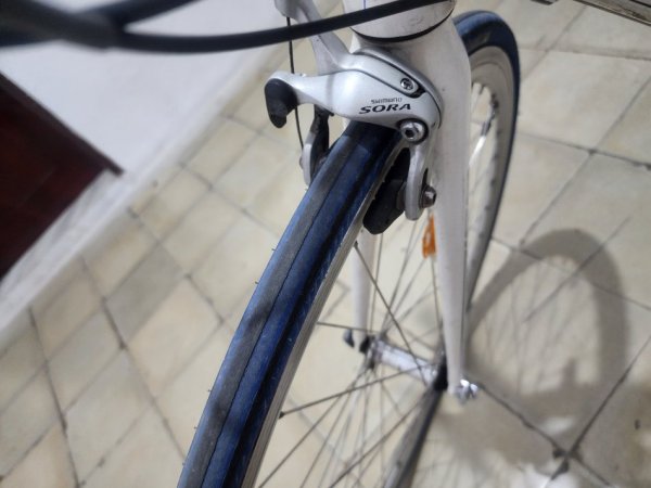 Tirane, shes biciklete Biçikletë kursi e modifikuar e bardhë 230 €