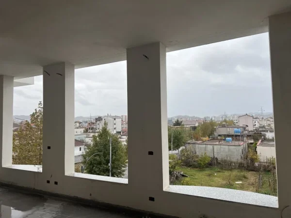 Jap me qera ambjent biznesi Kati 2, 300 m² 800 € (Rruga Arben Broci, Paskuqan Kamëz)
