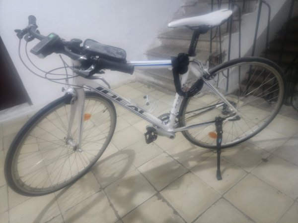 Tirane, shes biciklete Biçikletë kursi e modifikuar e bardhë 230 €