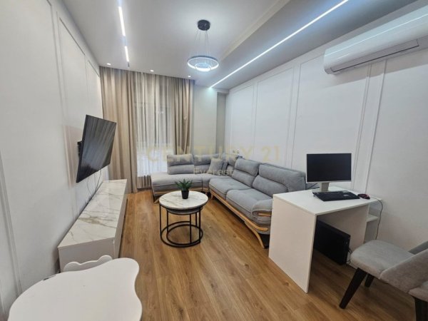 Tirane, shitet apartament 2+1 Kati 3, 93 m² 175.000 € (Ali Demi)