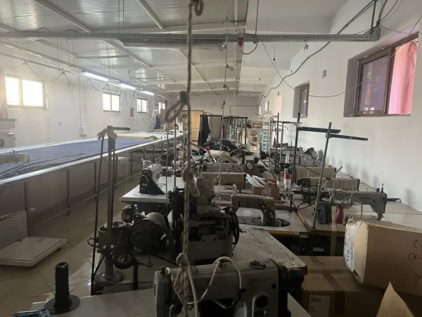 Jap me qera ambjent biznesi , 1.550 m² 4.500 € (Rruga Demokracia Bathore Kamëz)