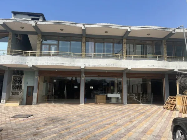 Jap me qera ambjent biznesi , 1.550 m² 4.500 € (Rruga Demokracia Bathore Kamëz)