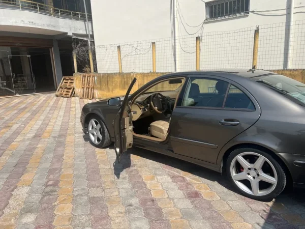 Jap me qera ambjent biznesi , 1.550 m² 4.500 € (Rruga Demokracia Bathore Kamëz)