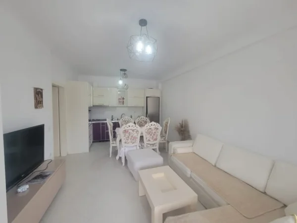 Tirane, jepet me qera apartament 2+1+Ballkon Kati 3, 90 m² 500 € (Rruga e Zallit pranë Kodra e Diellit)
