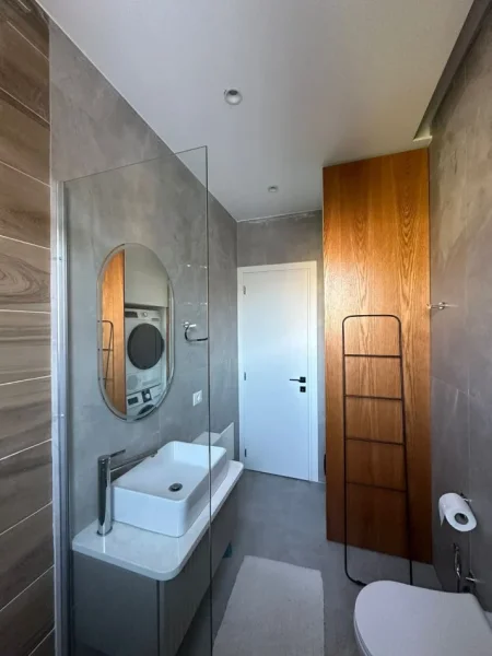 Tirane, shitet apartament 1+1 Kati 3, 64 m² 160.000 € (rruga e dibres)