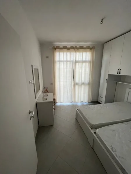 Tirane, jepet me qera apartament 1+1 , 44 m² 420 € (spitalet)