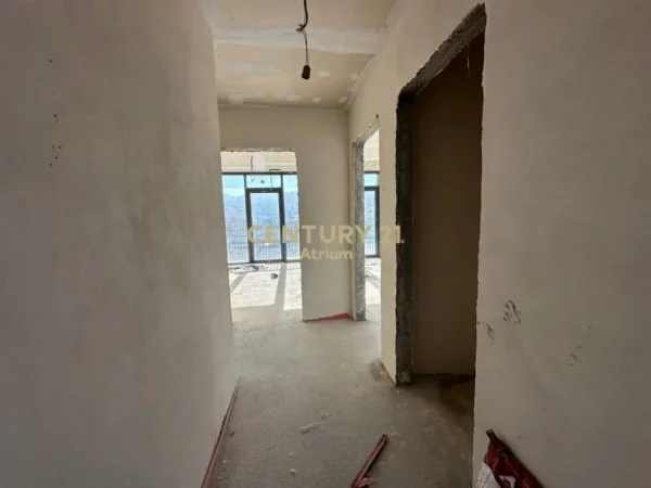 Tirane, shes apartament 3+1+2 + 2 POSTE PARKIMI , 200 m² 700.000 € (Lake View Residence, Liqeni i Tiranës)