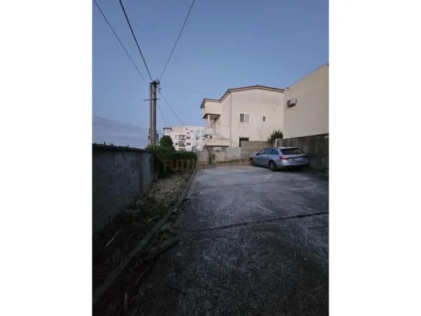 Prane Spitalit Durres, shitet shtepi 1 Katshe, 320 m² 160.000 € (Durres)