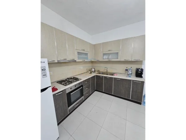 Prane Spitalit Durres, shitet shtepi 1 Katshe, 320 m² 160.000 € (Durres)