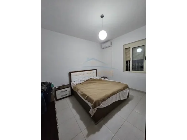 Prane Spitalit Durres, shitet shtepi 1 Katshe, 320 m² 160.000 € (Durres)