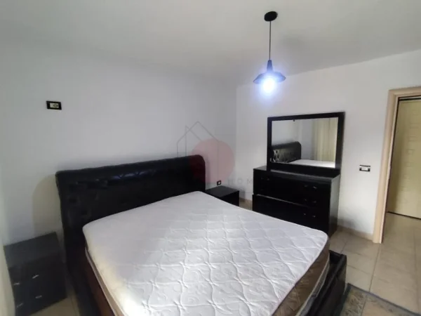 Tirane, shes apartament 1+1 Kati 5, 52 m² 95.000 € (Rruga Bardhyl)