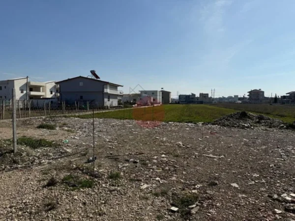 Durres, shitet toke , 9.220 m² (Durres)