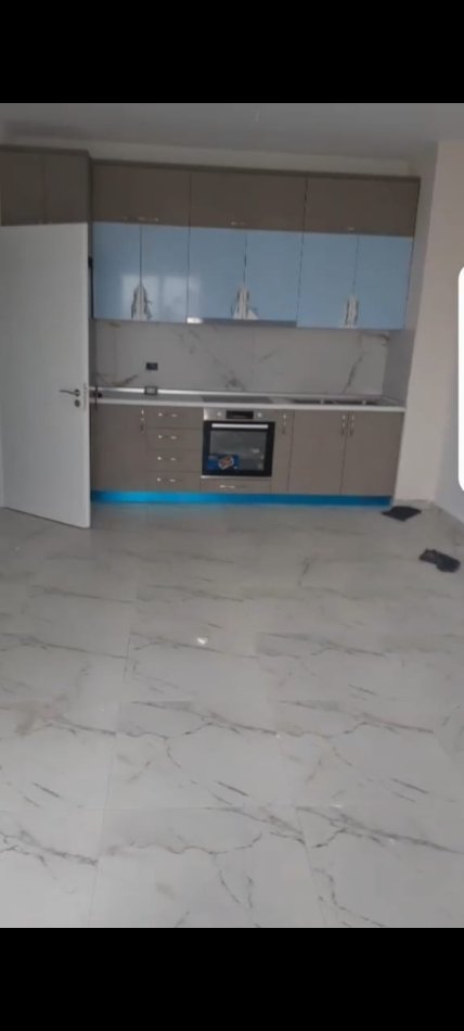 Tirane, jepet me qera apartament 1+1+Ballkon Kati 5, 70 m² 400 € (5 maji)
