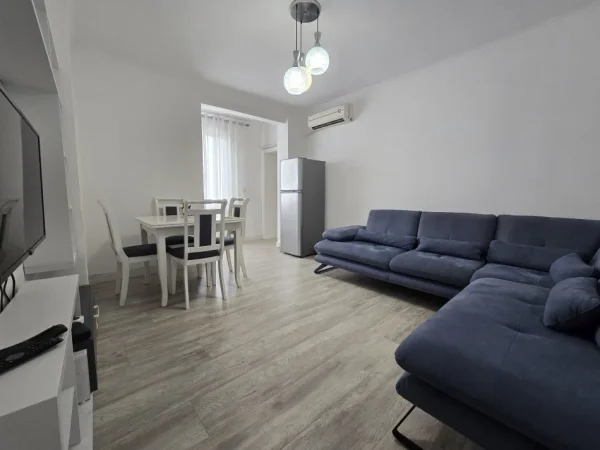 Tirane, jepet me qera apartament 3+1+Aneks Kati 4, 104 m² 500 € (brryli)