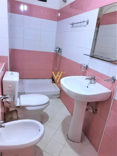 Tirane, shitet apartament 1+1+Ballkon Kati 4, 61 m² 115.000 € (5 MAJI)