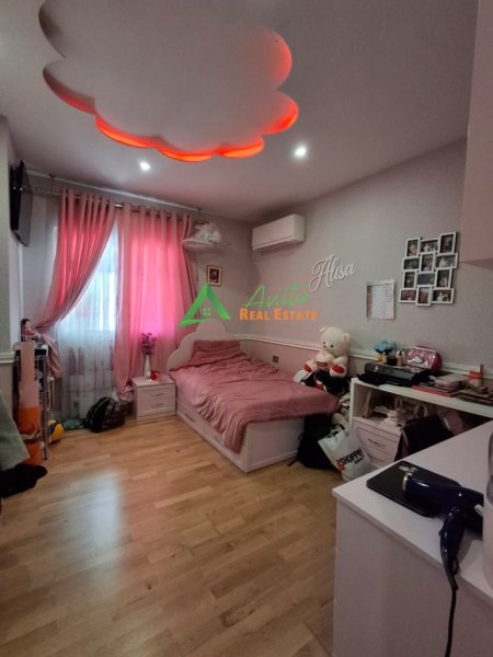 Tirane, shitet apartament 3+1 Kati 3, 128 m² 300.000 € (Komuna e Parisit)
