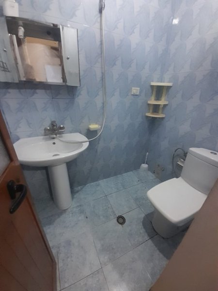 Tirane, jepet me qera apartament 1+1+Ballkon Kati 1, 60 m² 357 € (Rruga e Dibres)