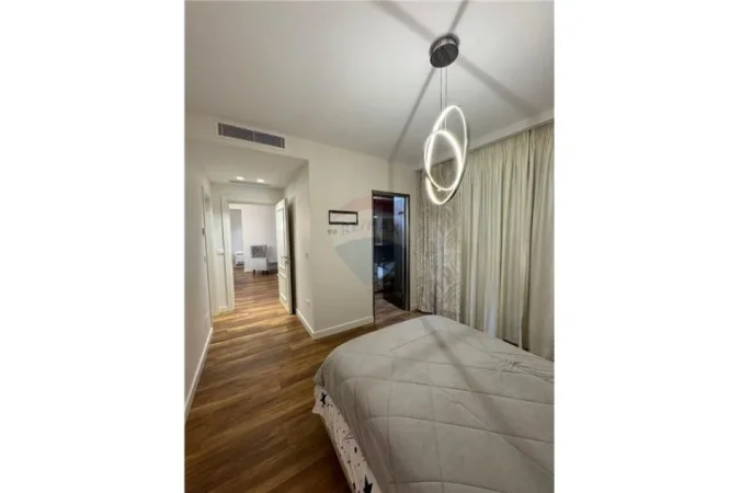 Tirane, shes apartament 2+1 , 137 m² (Bllok)