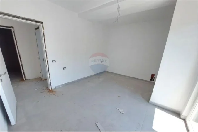 Tirane, shes apartament 2+1 , 84 m² 94.000 € (Univers city)