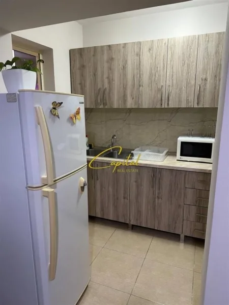 Tirane, jepet me qera apartament 2+1 Kati 2, 70 m² 600 € (RRUGA E DURRESIT)