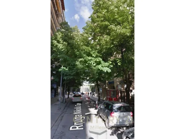 Shitet garazh | post parkimi Kati -1, 30 m² 70.000 € (Rr.Nikolla Tupe, Ish Blloku)