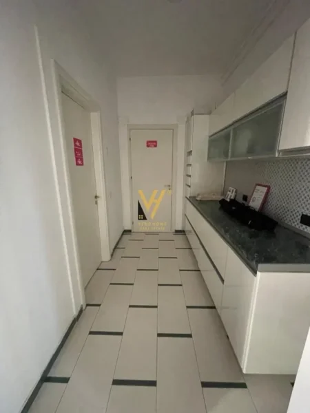 Tirane, jepet me qera Vile Kati 0, 900 m² 3.000 € (SAUK)