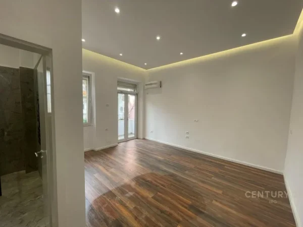 Tirane, jap me qera apartament Kati 3, 37 m² 600 € (Sheshi willson)
