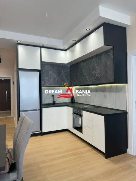 Tirane, shitet apartament 2+1 , 88 m² 141.000 €