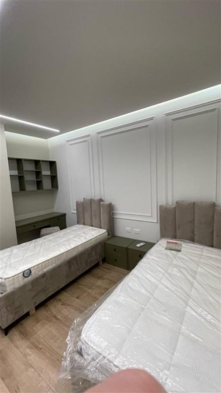 Tirane, jepet me qera apartament 2+1+Ballkon Kati 1, 116 m² 1.800 € (Liqeni i Thate)