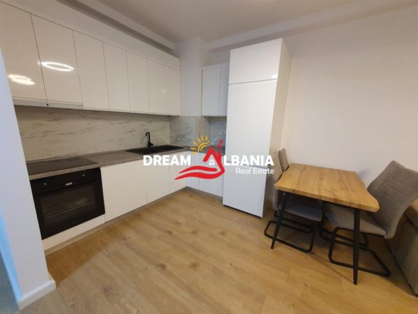 Tirane, jepet me qera apartament 2+1 , 90 m² 500 € 