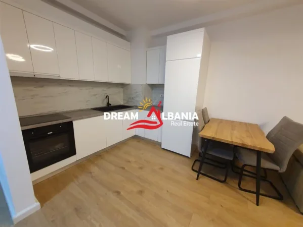 Tirane, jepet me qera apartament 2+1 , 90 m² 500 € 