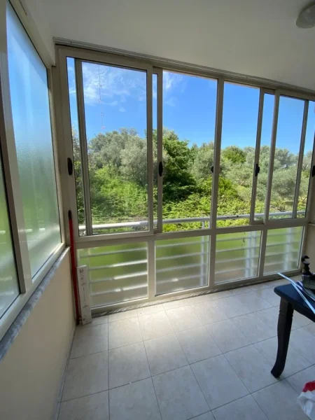 Tirane, shes apartament 1+1 Kati 3, 51 m² 113.000 € (Liqeni I thate)