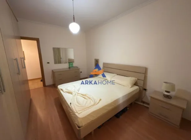 Tirane, jepet me qera apartament 2+1+Ballkon Kati 8, 145 m² 800 € (RRUGA NIKOLLA TUPE)